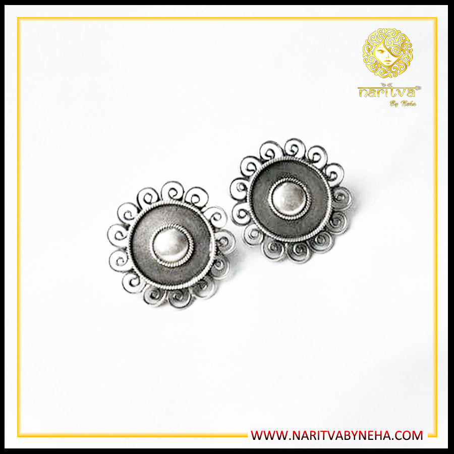 Flower plain studs