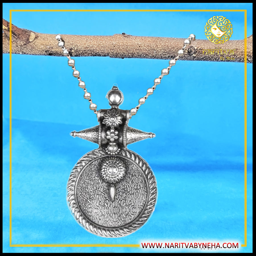 Classic Taveez Textured Pendant