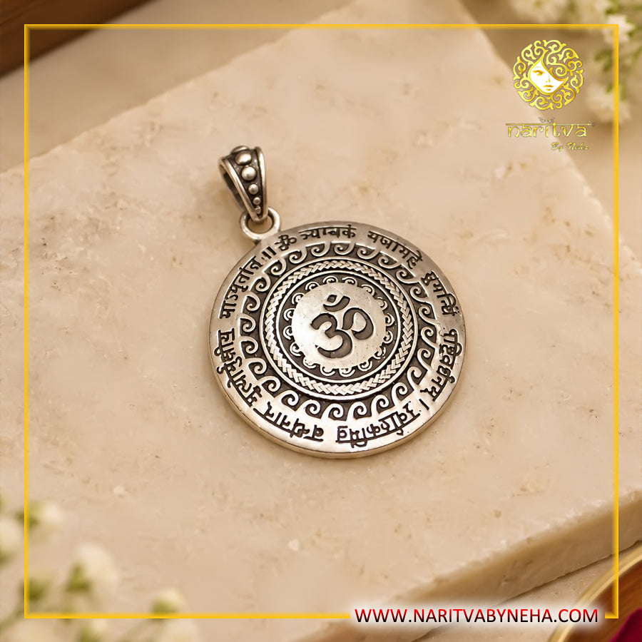 Maha Mrityunjaya Mantra Om Pendant