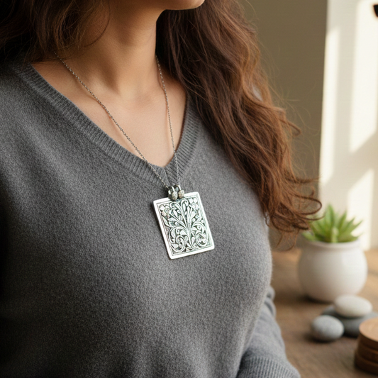 Sqaure Chitai Pendant