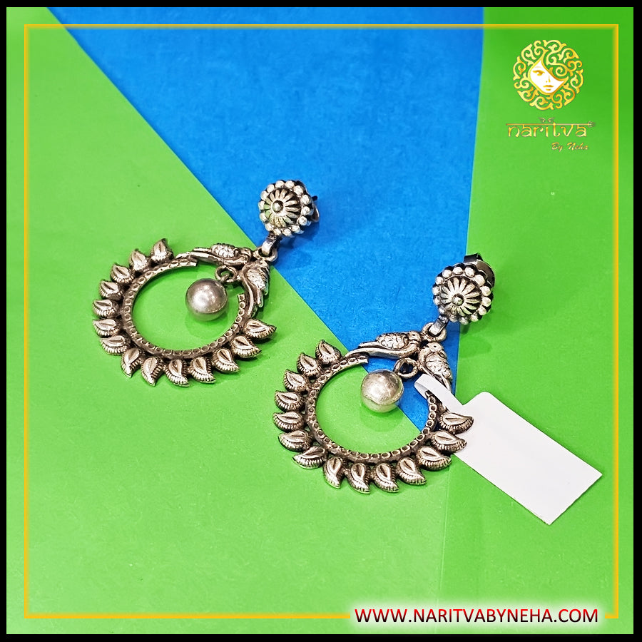 Light Parrot Motf earrings