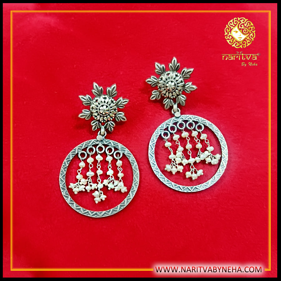 Flower Pearls Round Earrings