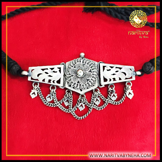 Vintage Flower Motif Choker