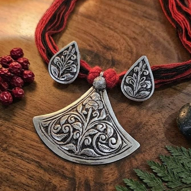 Chitai Necklace Set